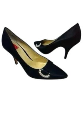 Oscar De La Renta Black Size 9.5 Black Jeweled Accents Heels